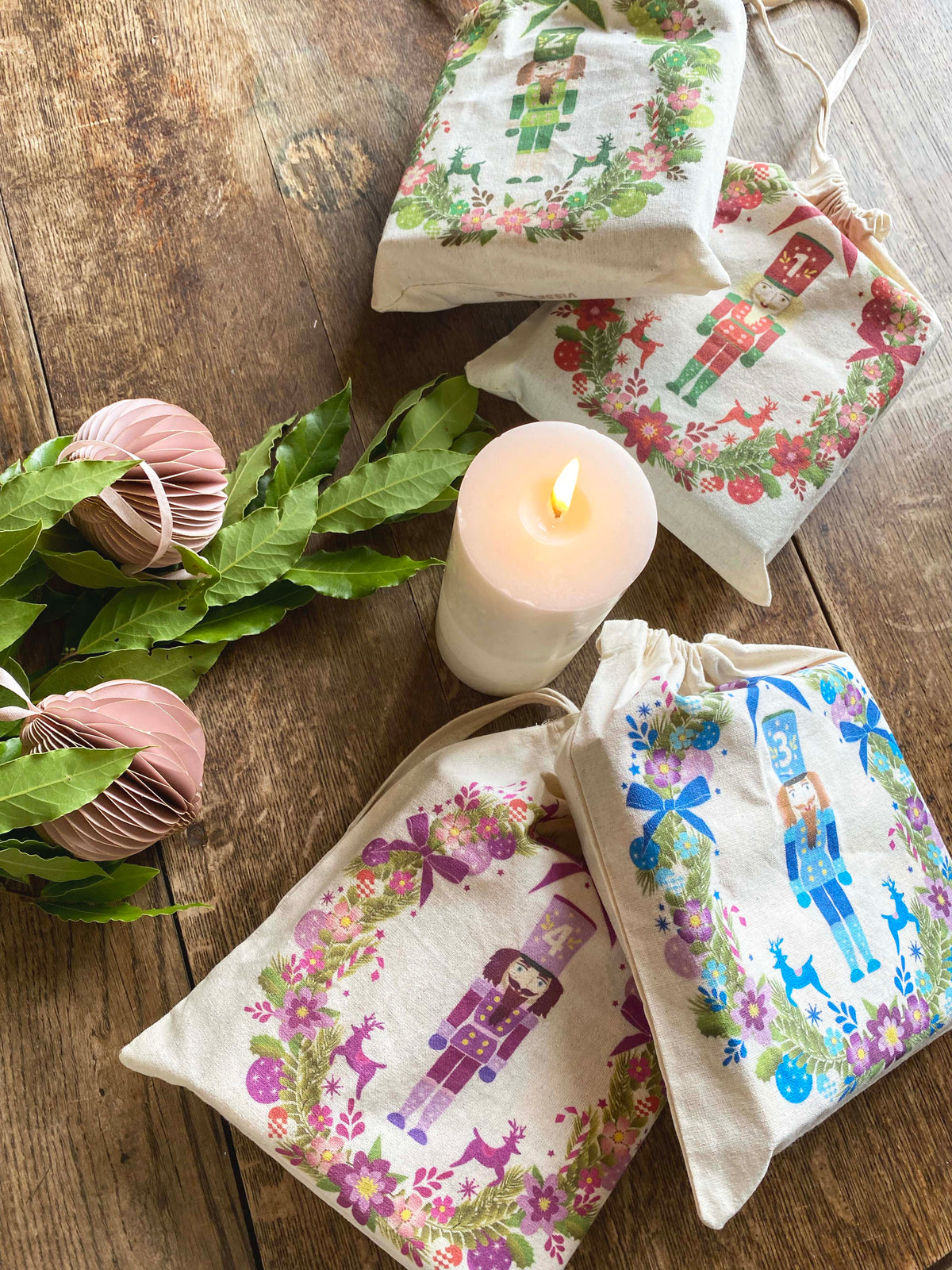 Adventskalender - 4 puslespil med 150 brikker