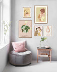 Billedvæg med 5 plakater med flotte minimaliske plakater til stue eller entre.